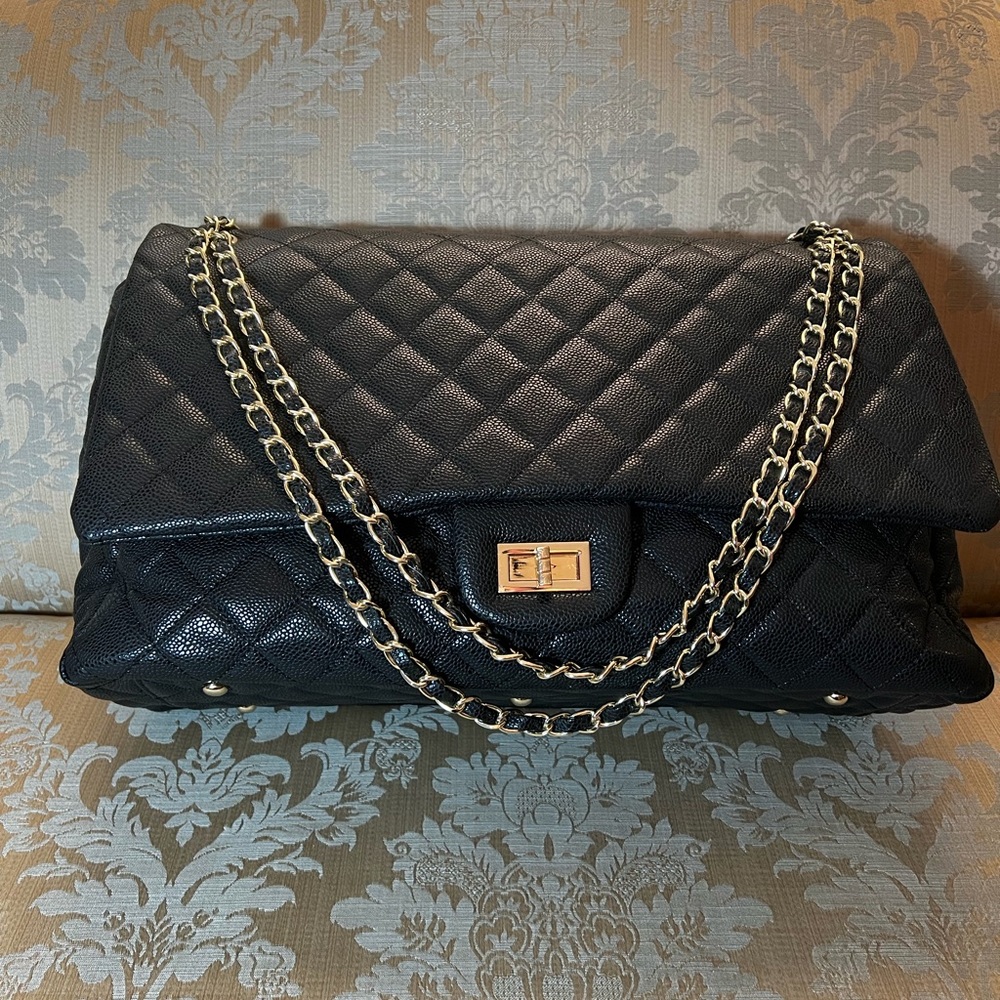 Ainifeel “Chanel Style” EX large Caviar/Pebble Leather Bag. Includes Dust Cover